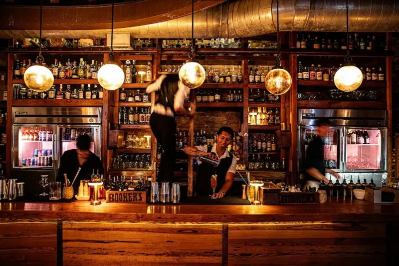 The Cocktail Club: lounge on upper King
